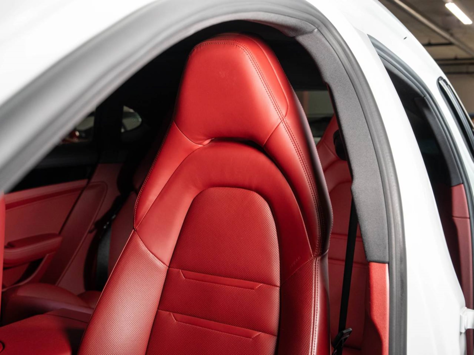 PORSCHE Panamera 4 E-Hybrid-image-13