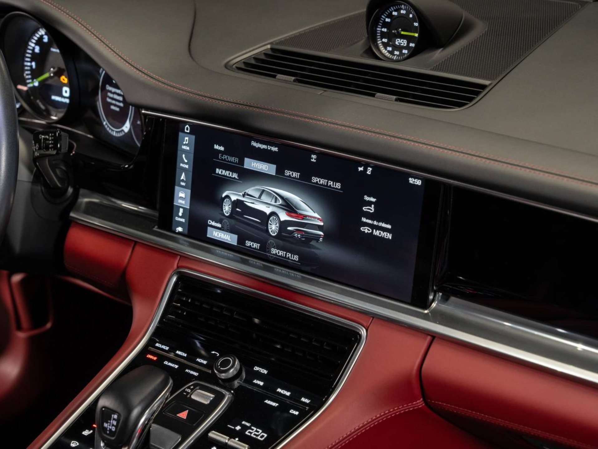 PORSCHE Panamera 4 E-Hybrid-image-10