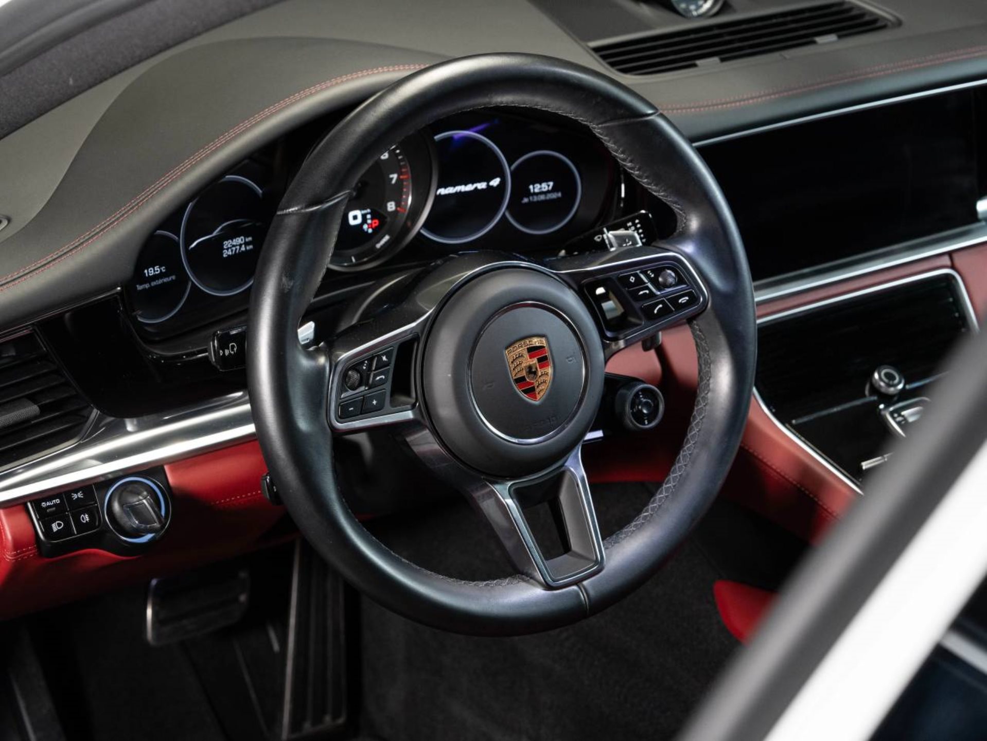 PORSCHE Panamera 4 E-Hybrid-image-4