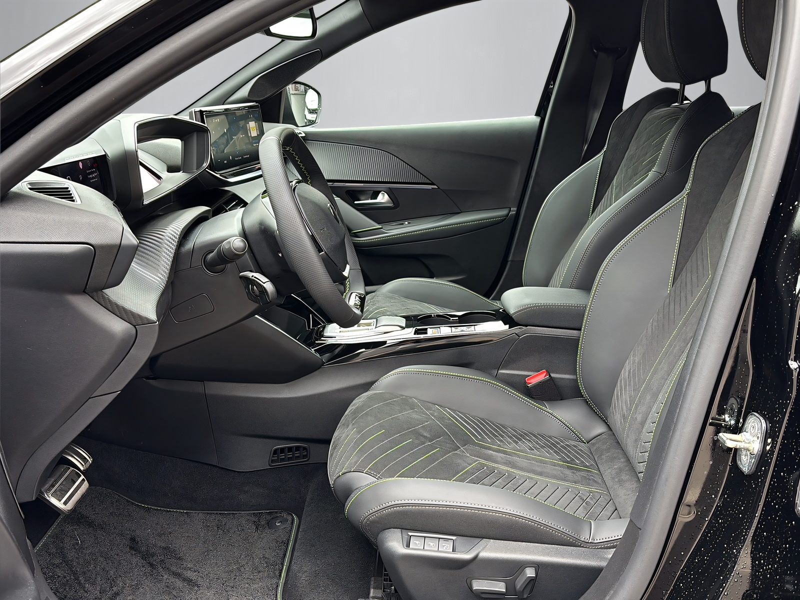 PEUGEOT 208 1.2 Hybrid 145 GT-image-2