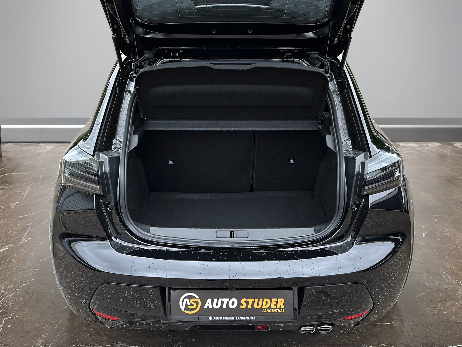PEUGEOT 208 1.2 Hybrid 145 GT-image-10