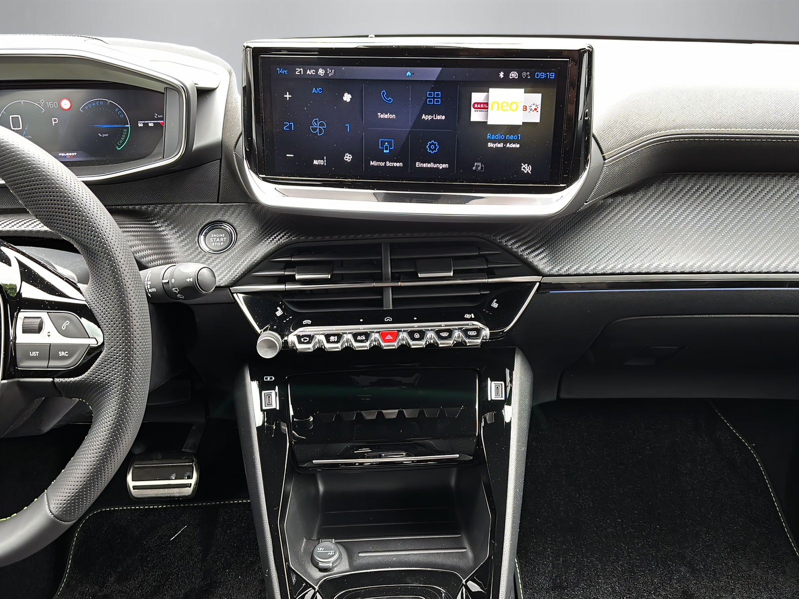 PEUGEOT 208 1.2 Hybrid 145 GT-image-5