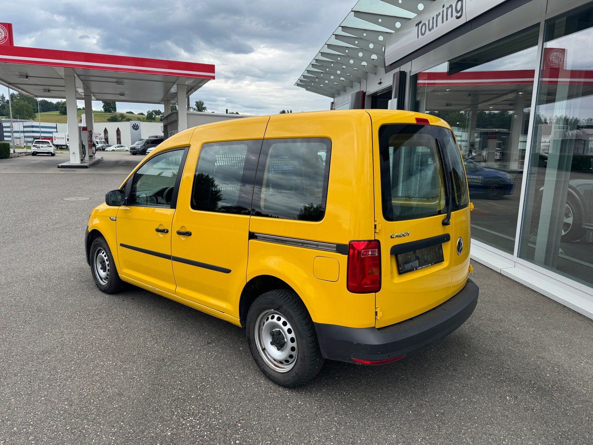VW Caddy 1.0 TSI BlueMotion Technology-showroom-element-1