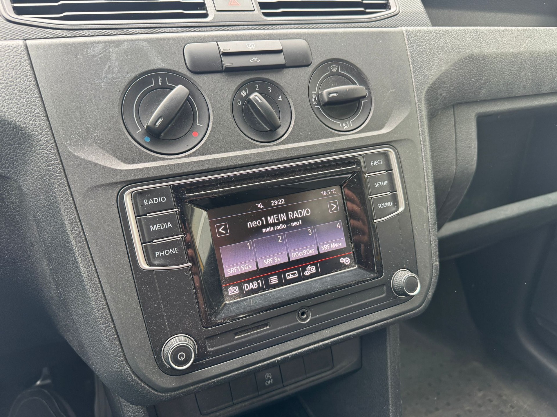 VW Caddy 1.0 TSI BlueMotion Technology-image-8