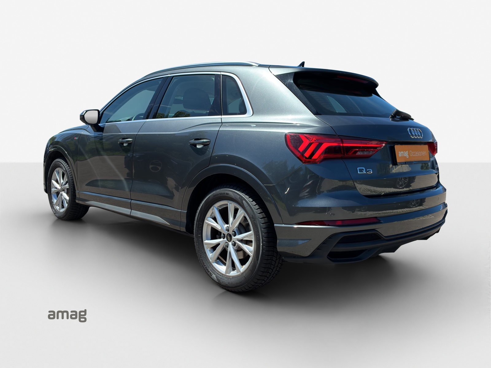 AUDI Q3 35 TFSI S line S-tronic-showroom-element-2
