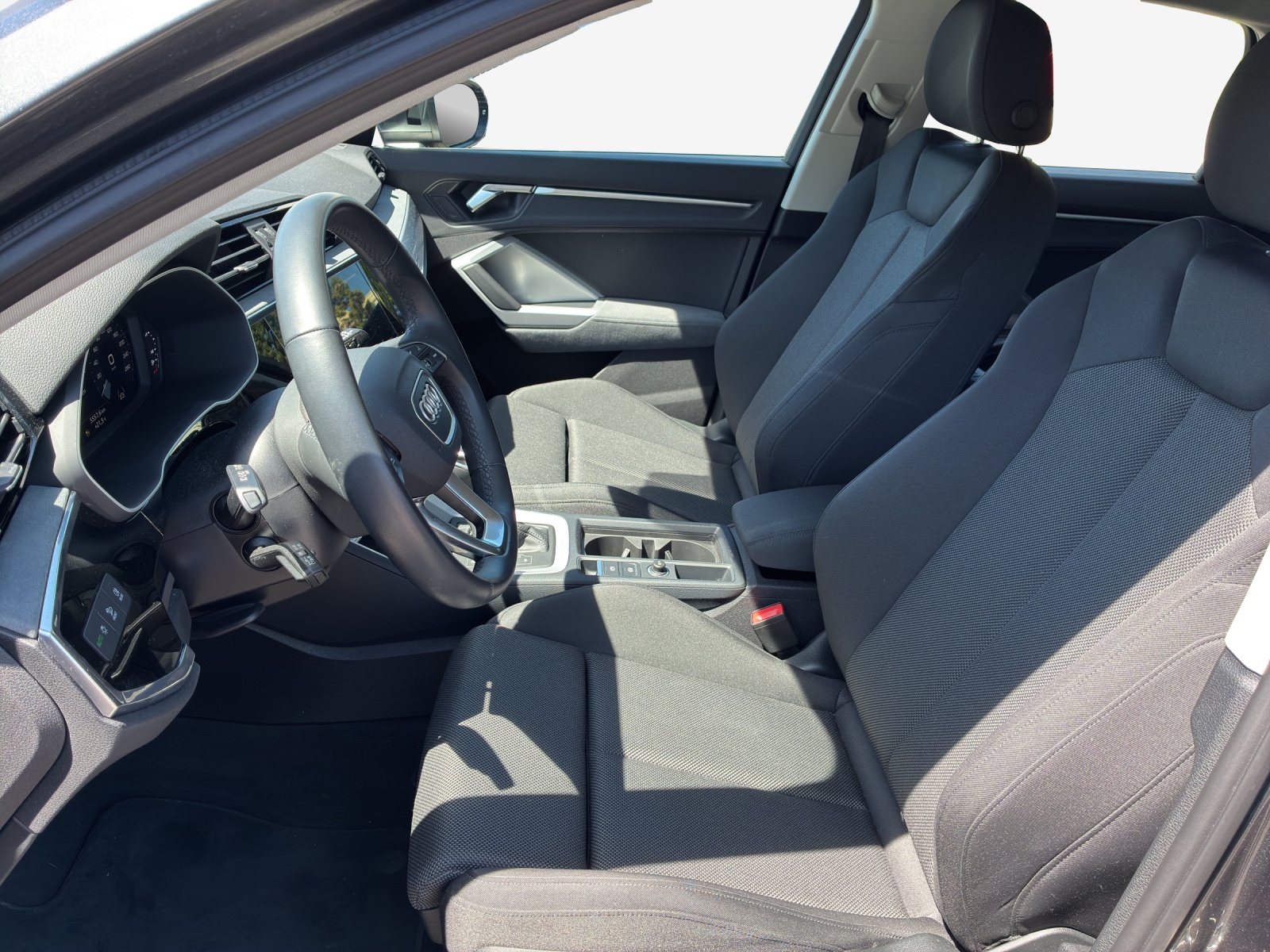AUDI Q3 35 TFSI S line S-tronic-image-7