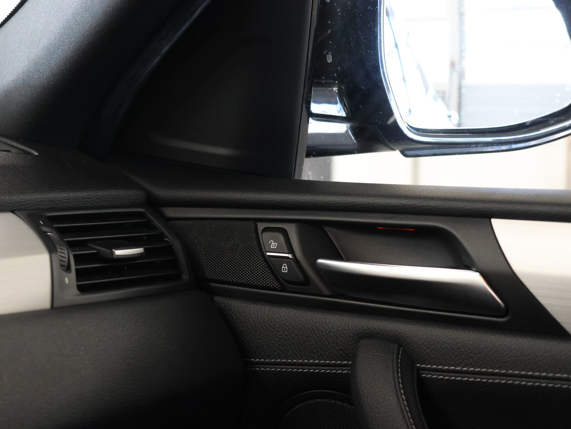 BMW X4 xDrive 20d M Sport Steptronic-image-34