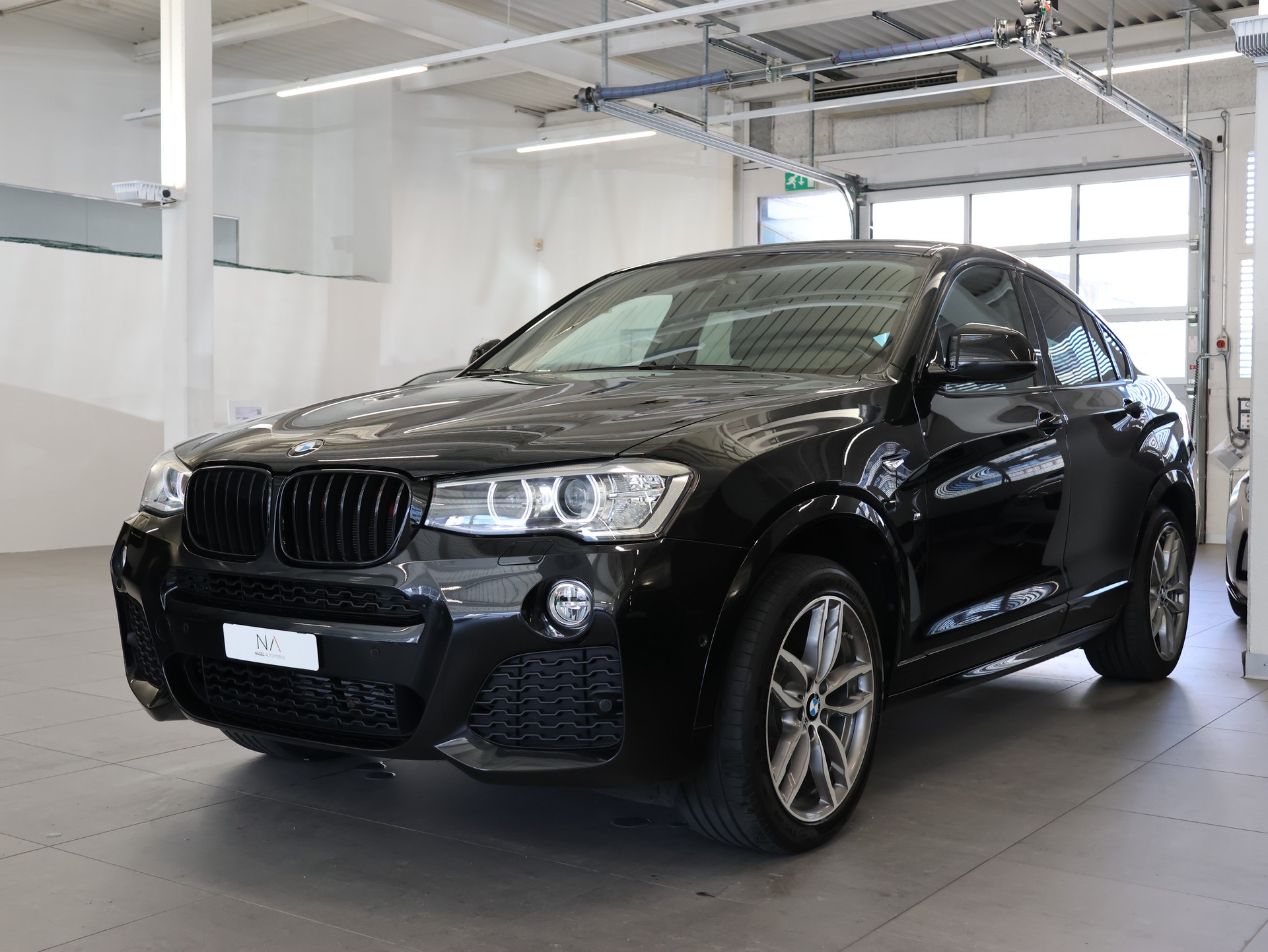BMW X4 xDrive 20d M Sport Steptronic-showroom-element-3