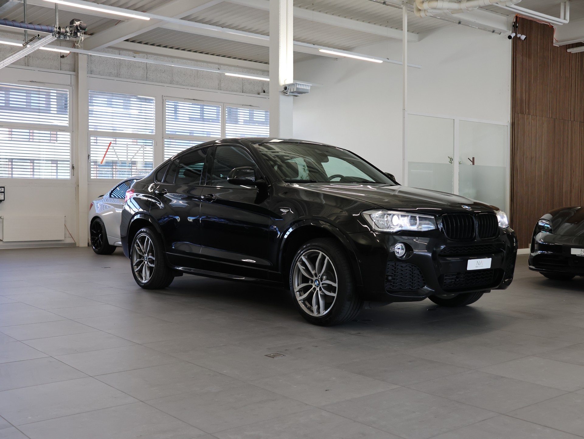 BMW X4 xDrive 20d M Sport Steptronic-showroom-element-1