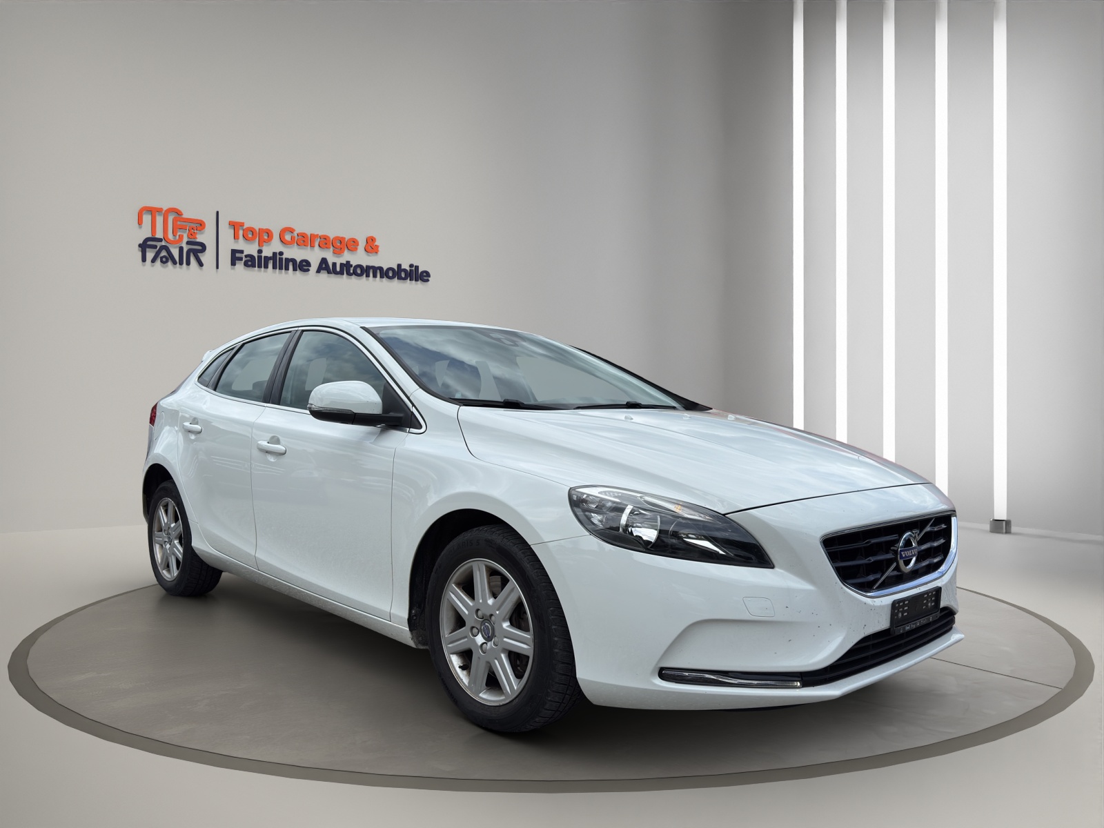 VOLVO V40 T3 Momentum Geartronic-image-2