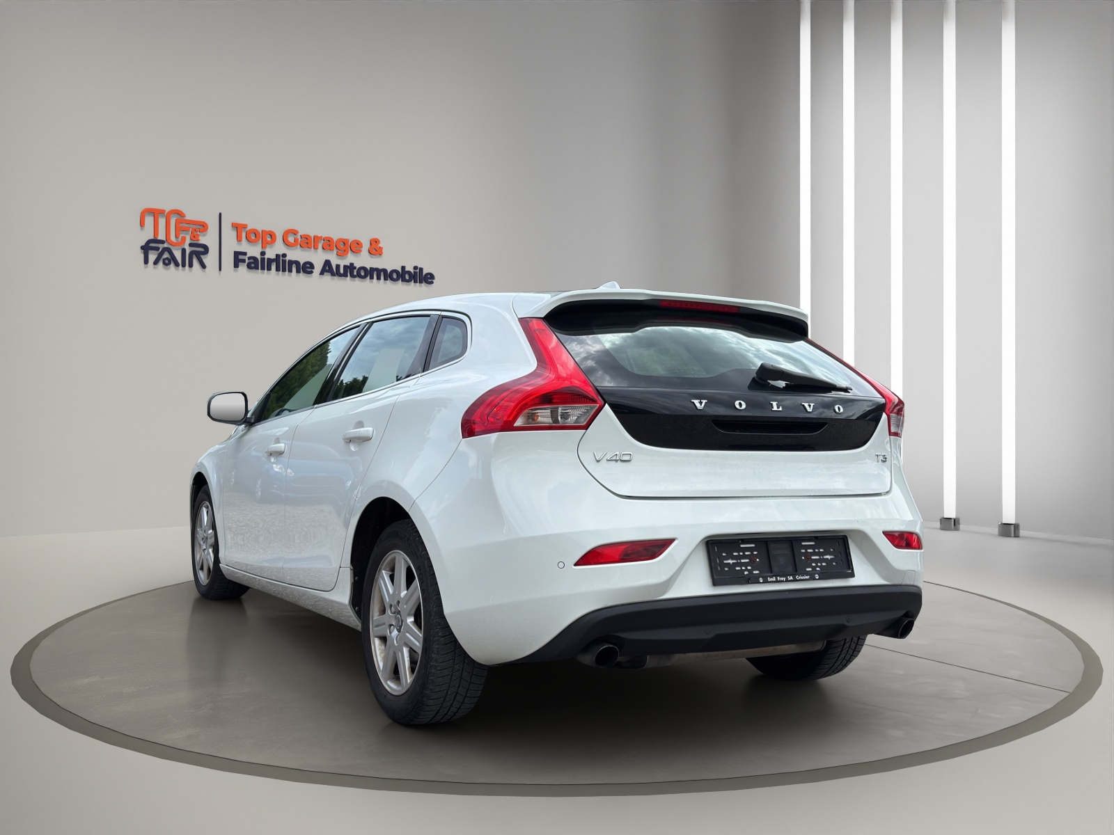 VOLVO V40 T3 Momentum Geartronic-image-5