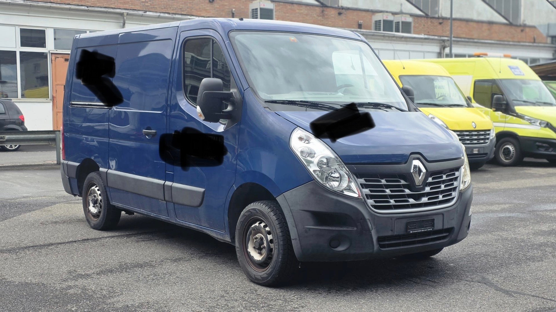 RENAULT Master T33 2.3dCi 110 L1H2-image-1