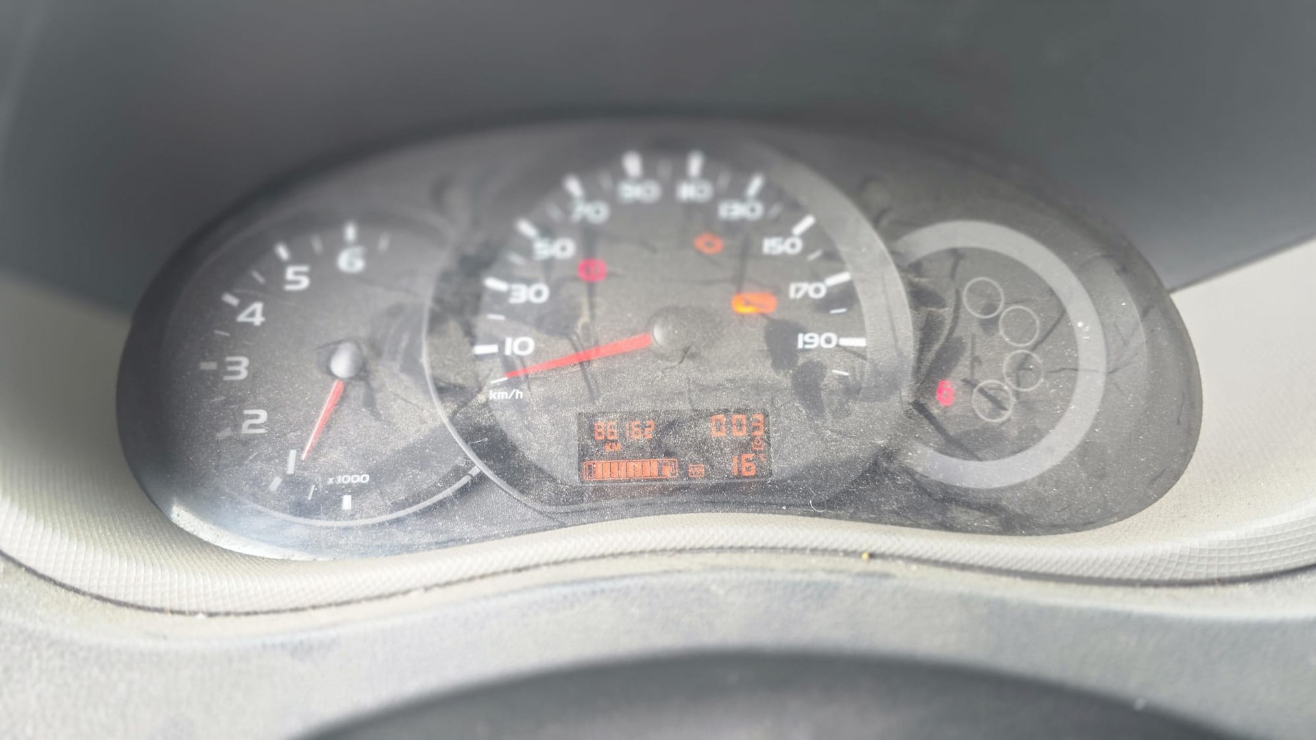 RENAULT Master T33 2.3dCi 110 L1H2-image-8