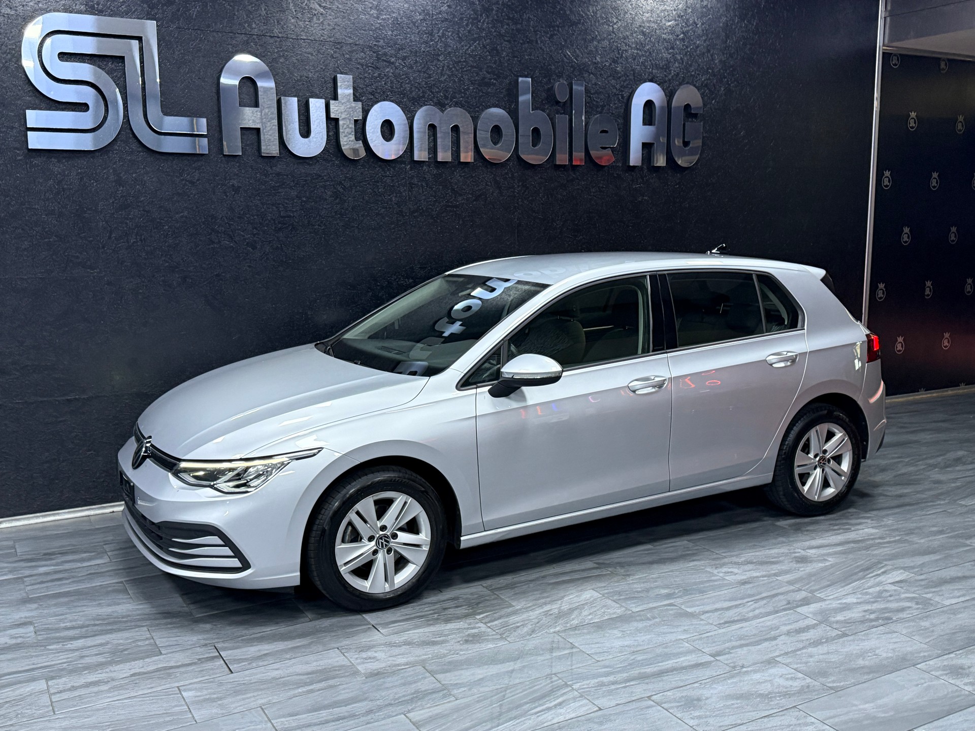 VW Golf 2.0 TDI Life-showroom-element-3