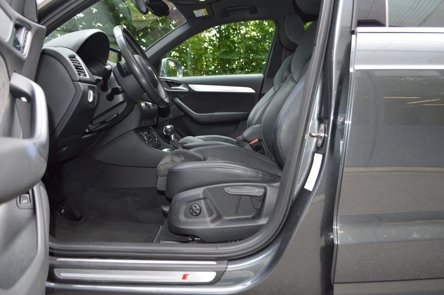 AUDI Q3 2.0 TDI sport quattro S-tronic S line-image-5