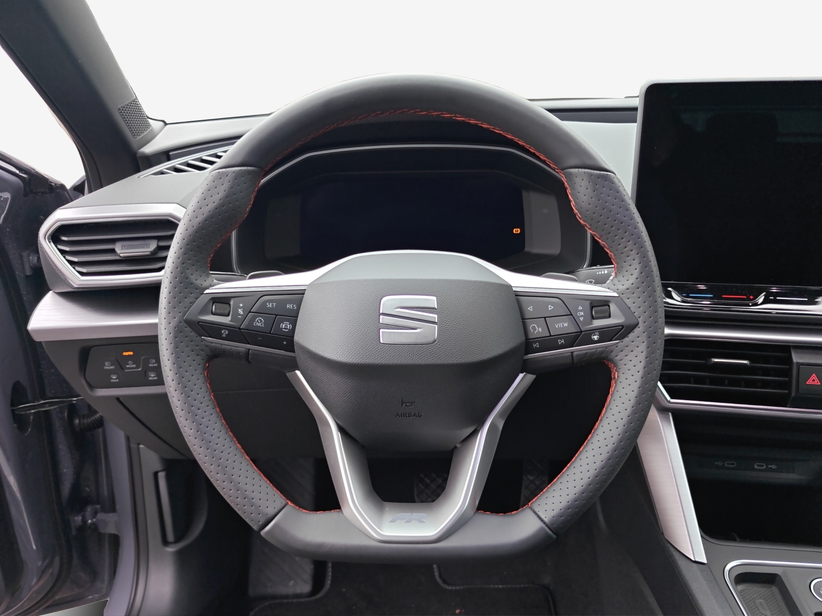 SEAT Leon 1.5 eTSI mHEV DSG FR-image-9