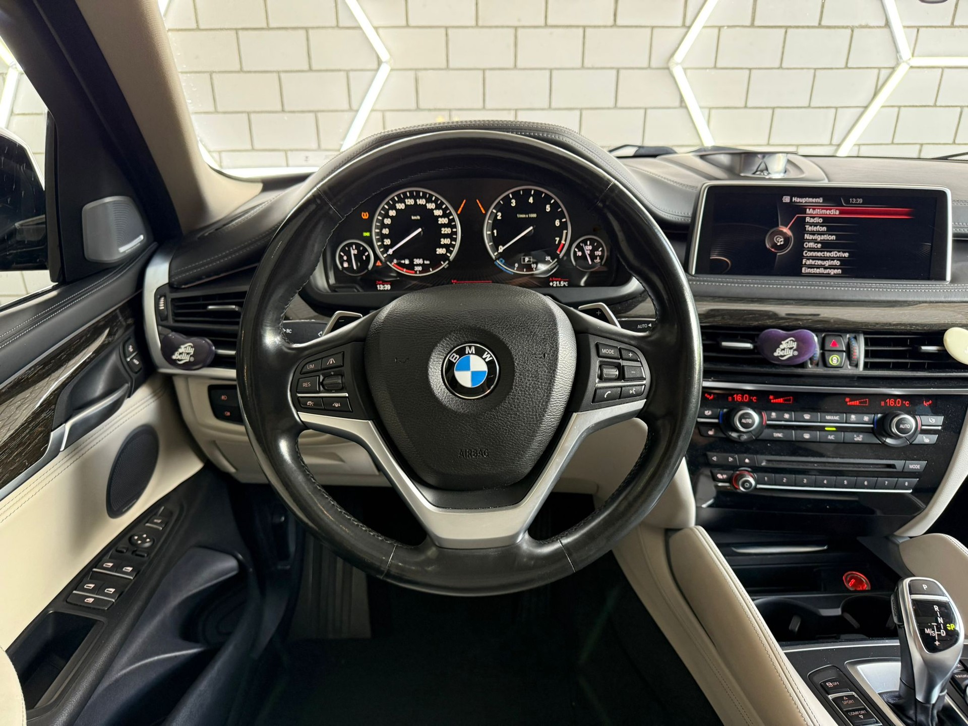 BMW X6 xDrive 50i Steptronic-image-9