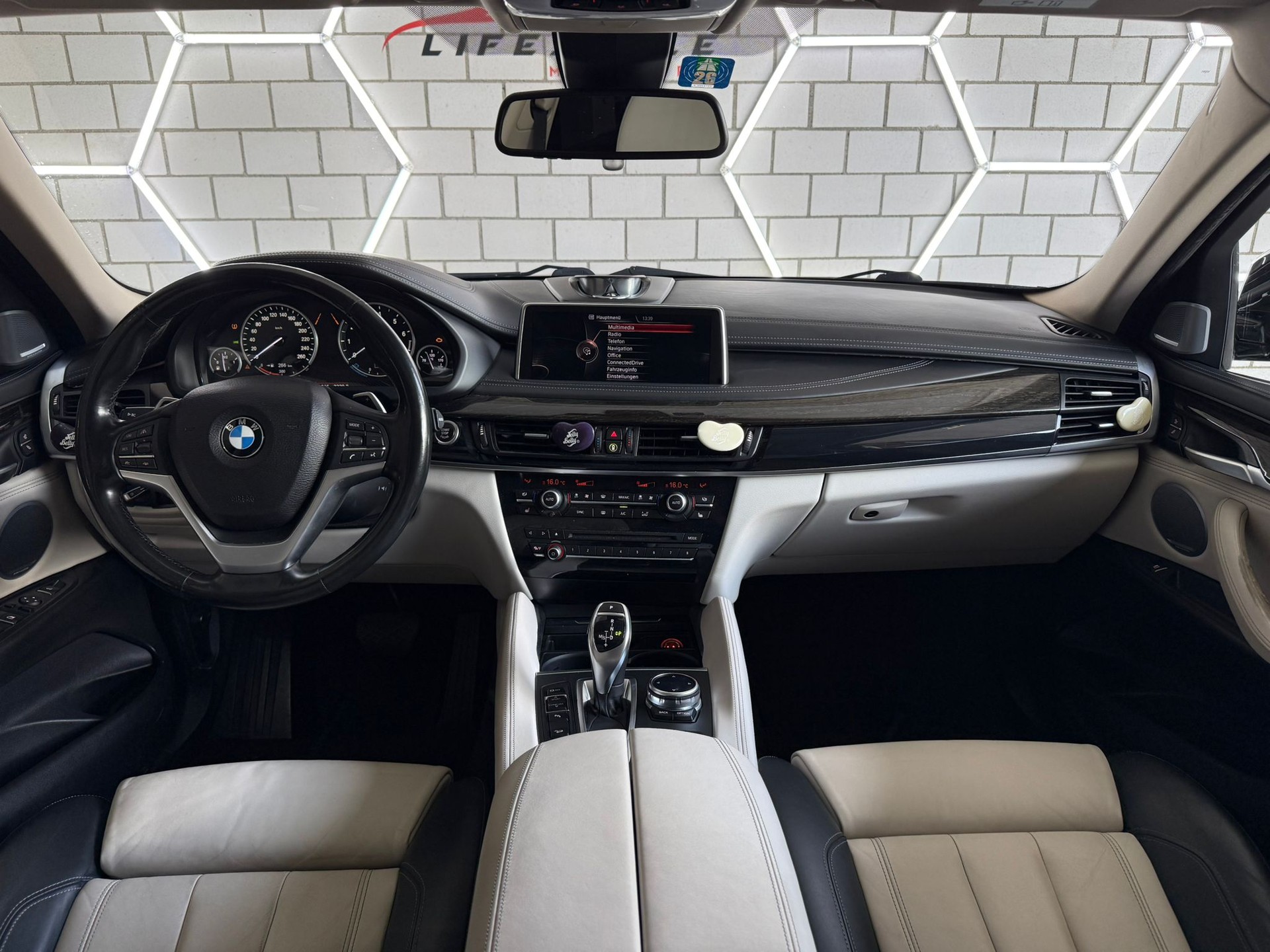BMW X6 xDrive 50i Steptronic-image-8