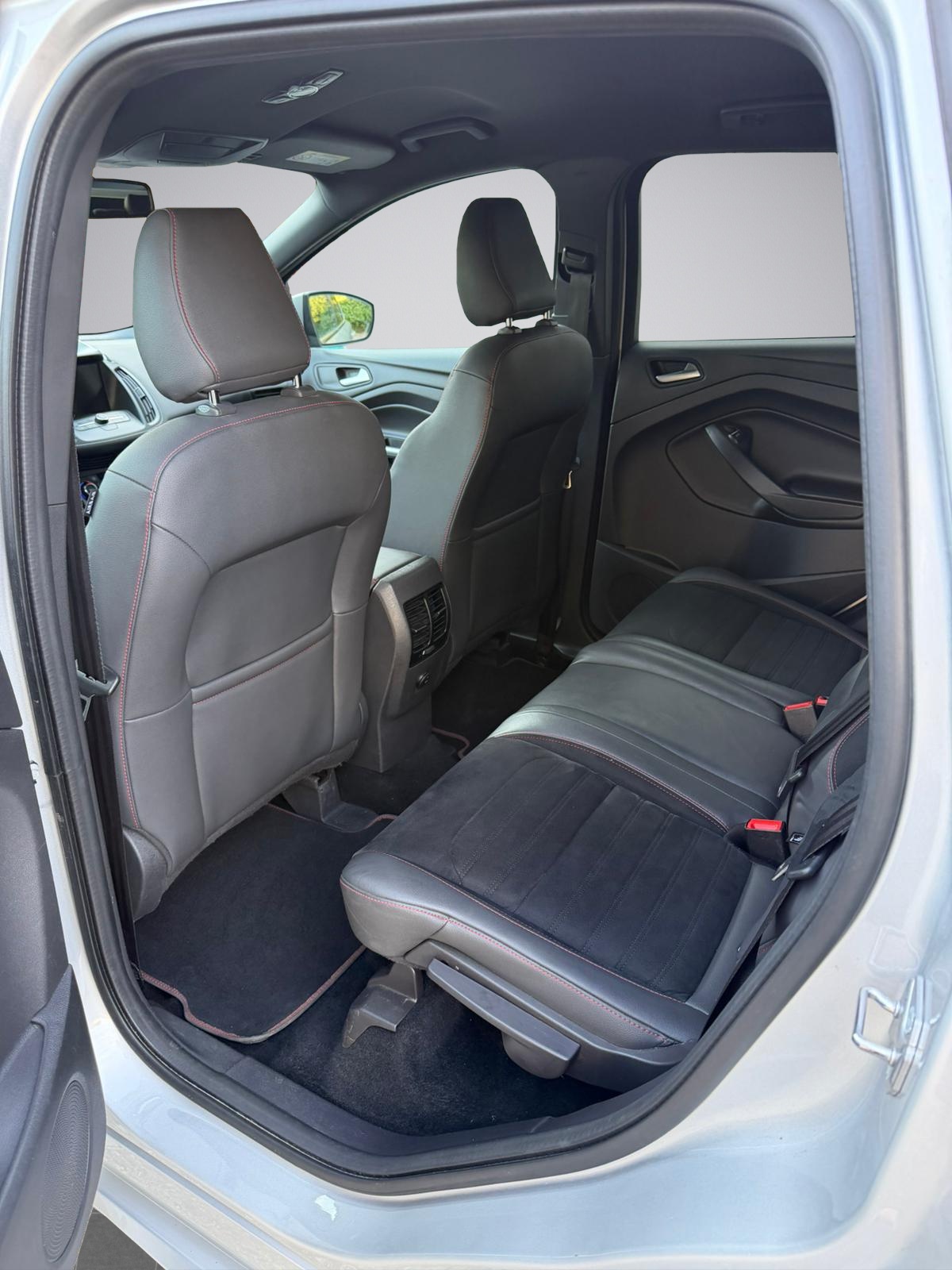 FORD Kuga 2.0 TDCi ST Line High 4WD PowerShift * 180PS * 4x4 * AHK *-image-10