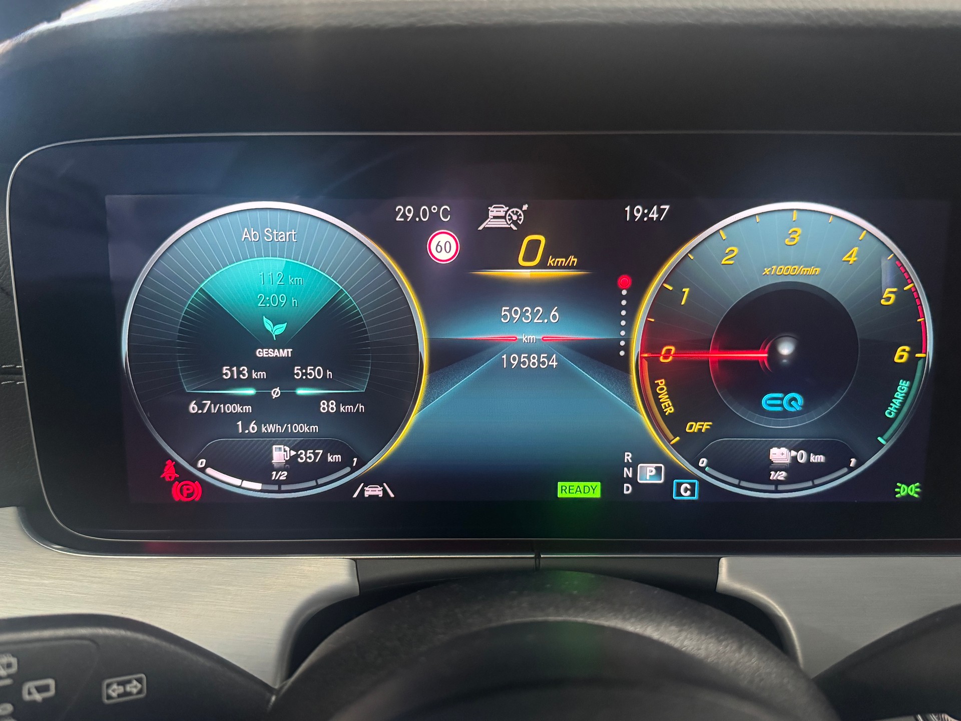 MERCEDES-BENZ E 300 de T 4Matic AMG Line 9G-Tronic-image-14