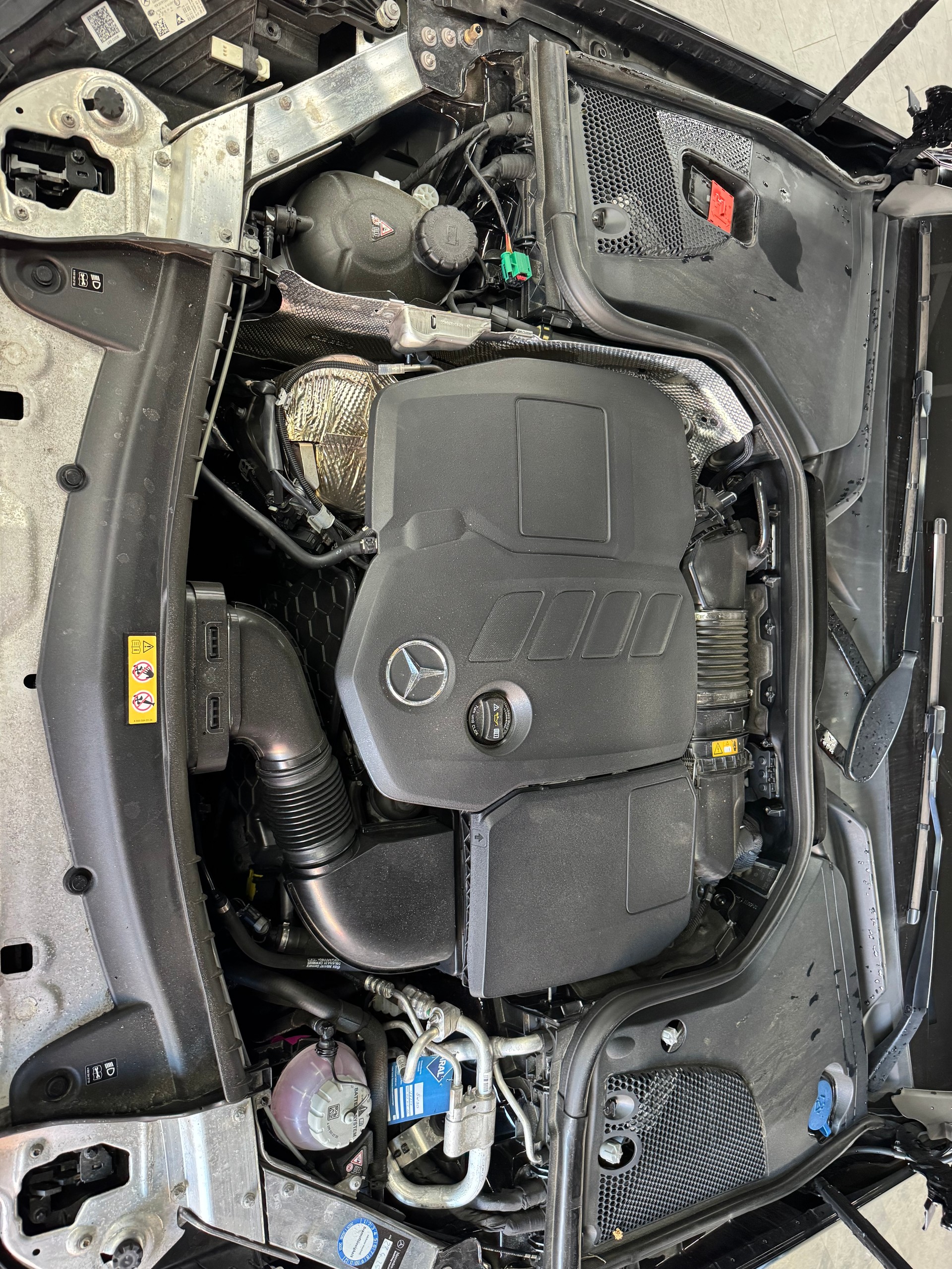 MERCEDES-BENZ E 300 de T 4Matic AMG Line 9G-Tronic-image-20