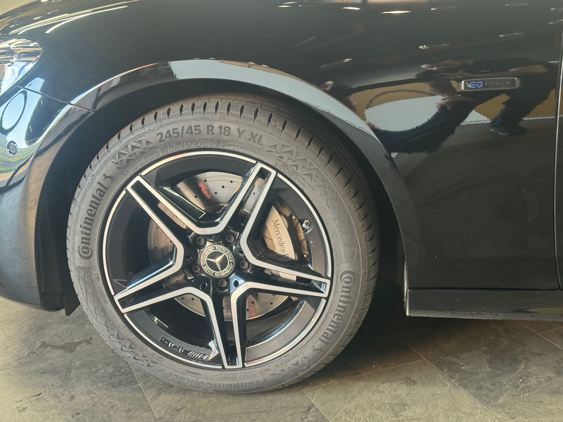 MERCEDES-BENZ E 300 de T 4Matic AMG Line 9G-Tronic-image-7