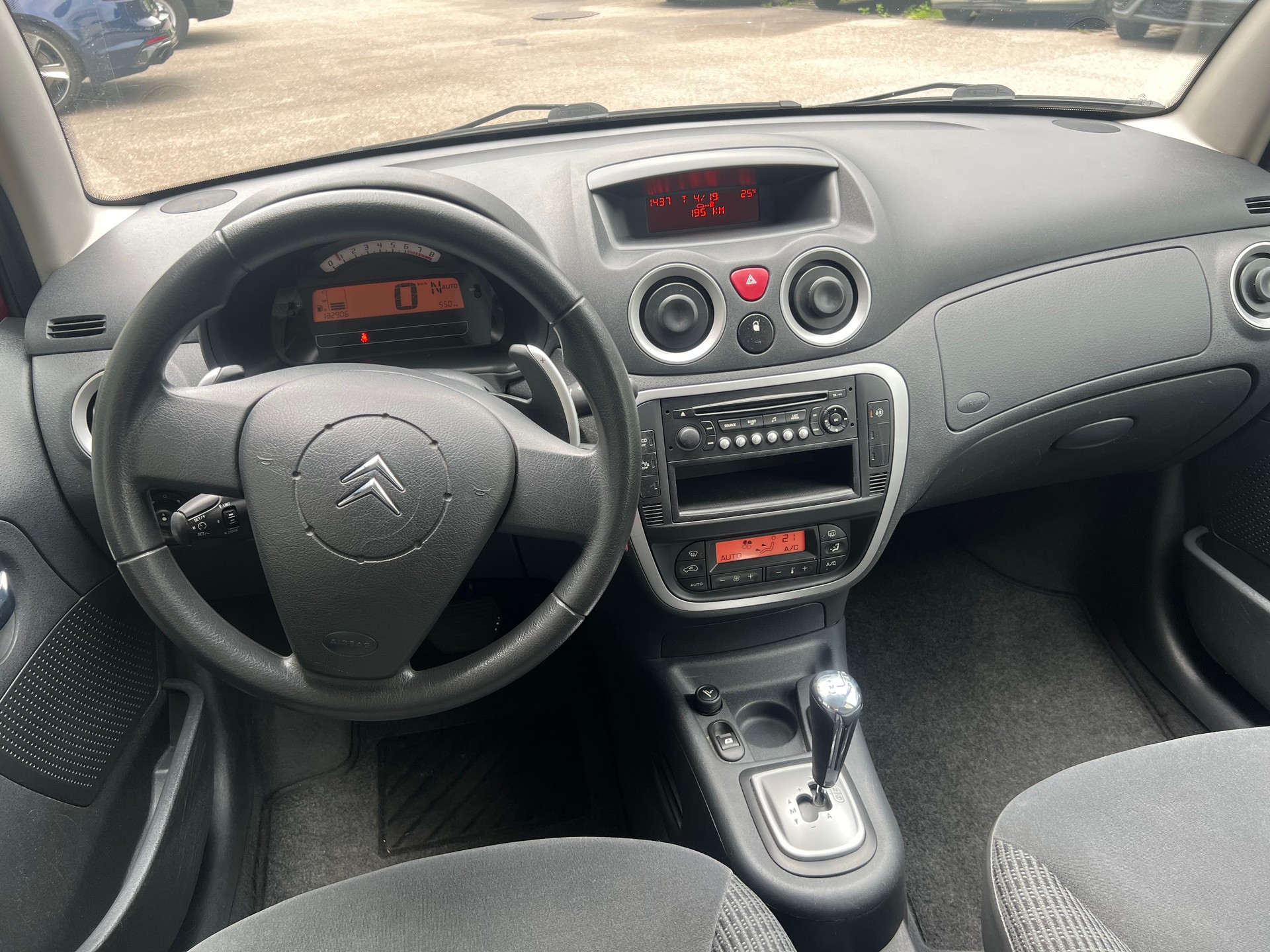 CITROEN C3 1.4i 16V Stop&Start Sensodrive-image-6