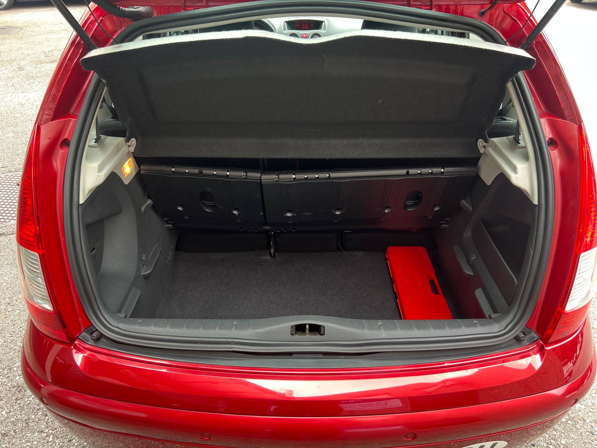CITROEN C3 1.4i 16V Stop&Start Sensodrive-image-12