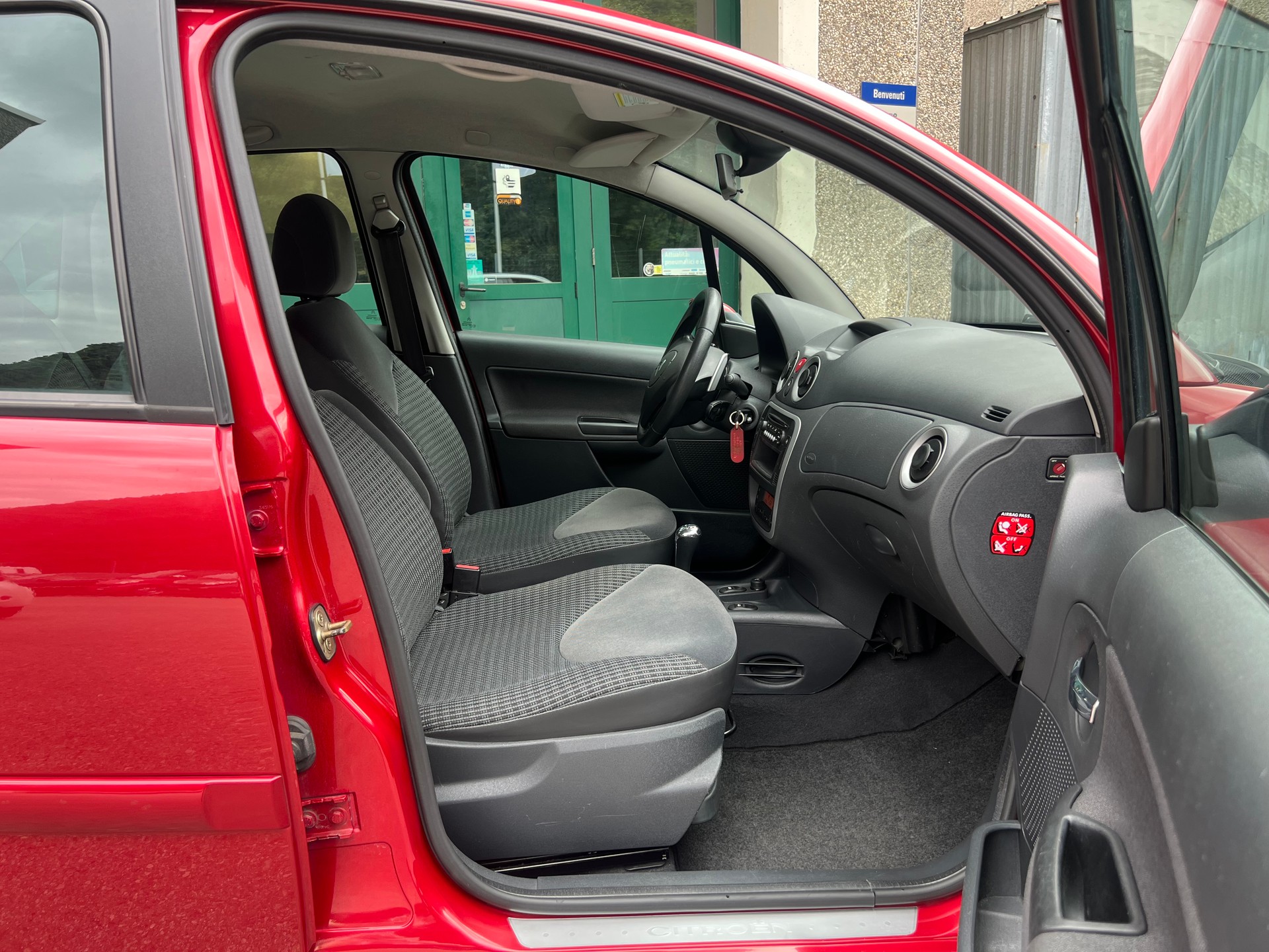 CITROEN C3 1.4i 16V Stop&Start Sensodrive-image-15