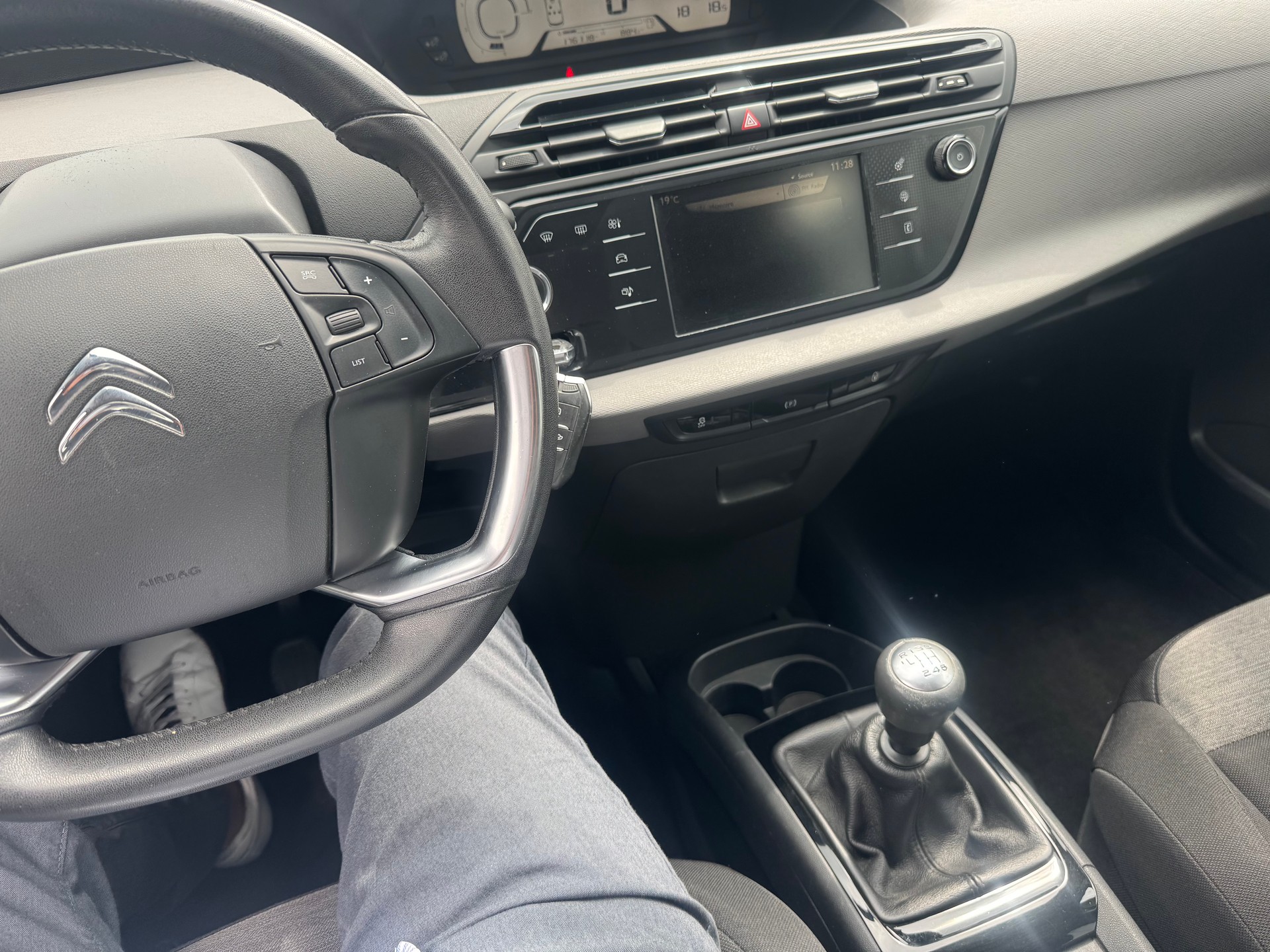 CITROEN C4 Picasso 1.6 e-HDi Attraction-image-12