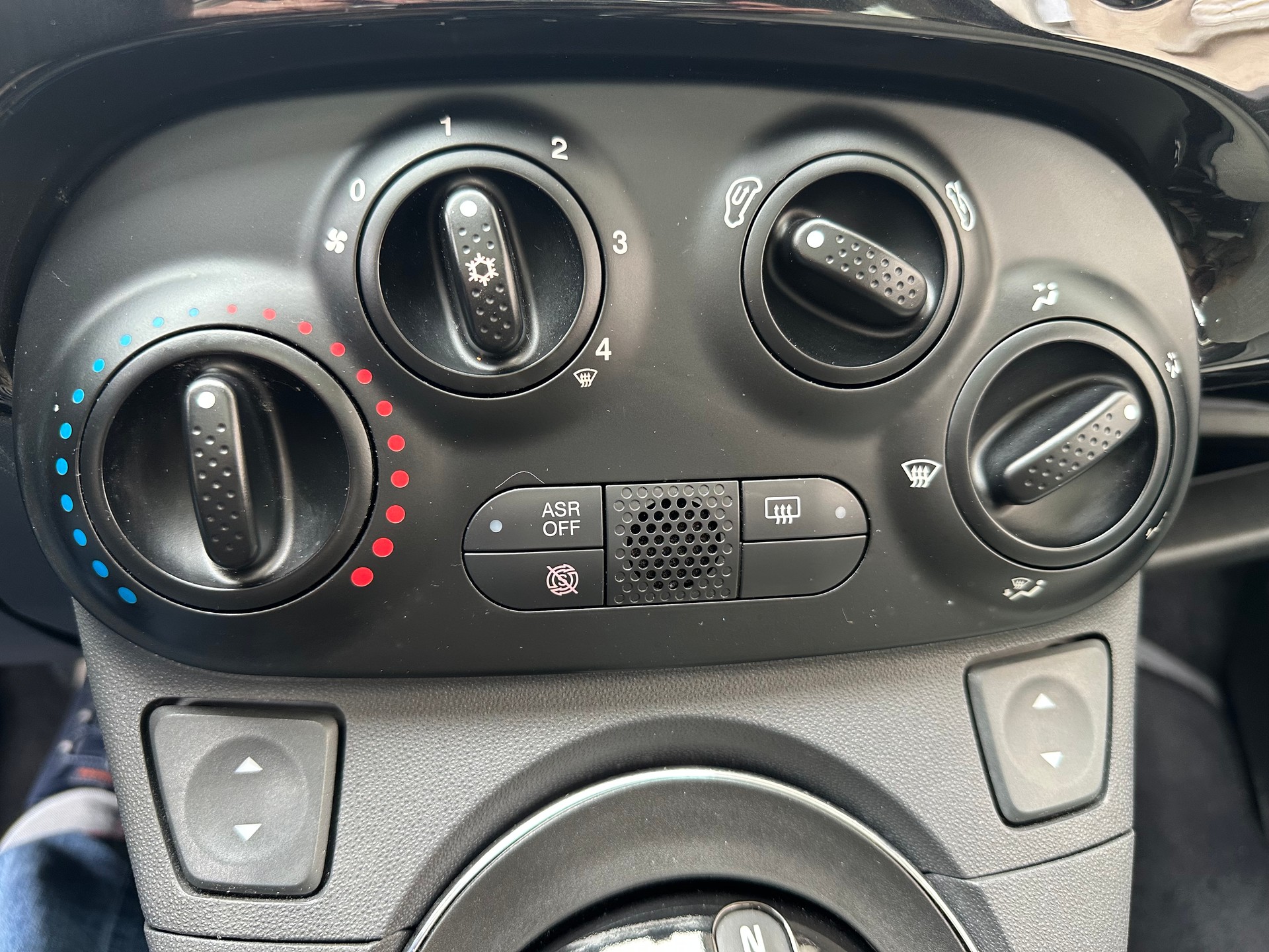 FIAT 500 1.4 16V Lounge Dualogic-image-18