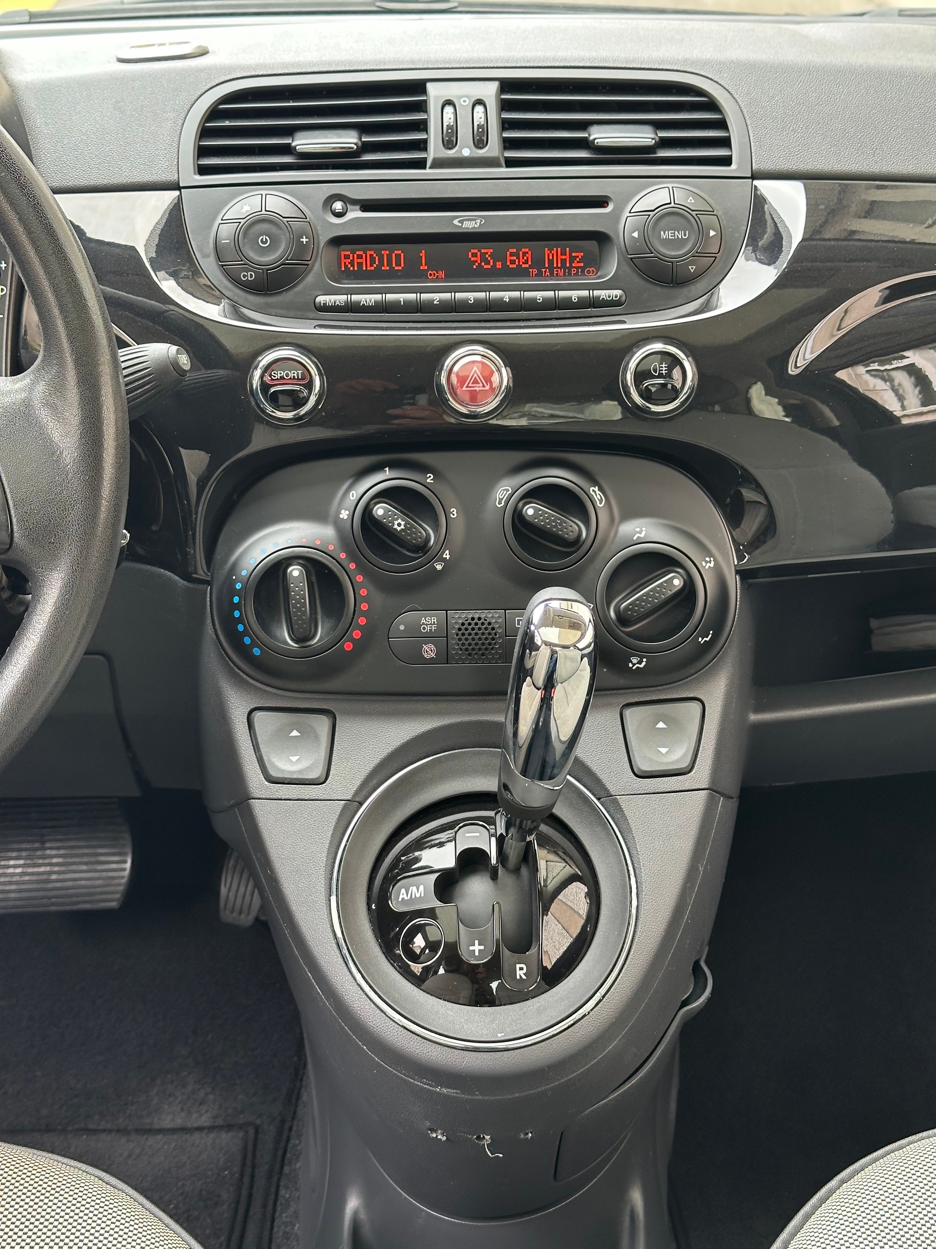 FIAT 500 1.4 16V Lounge Dualogic-image-16