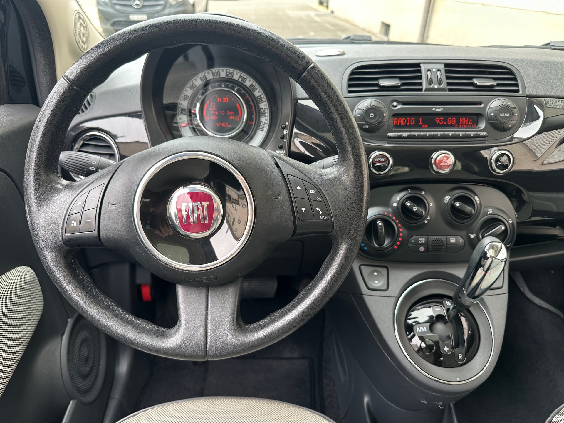 FIAT 500 1.4 16V Lounge Dualogic-image-10