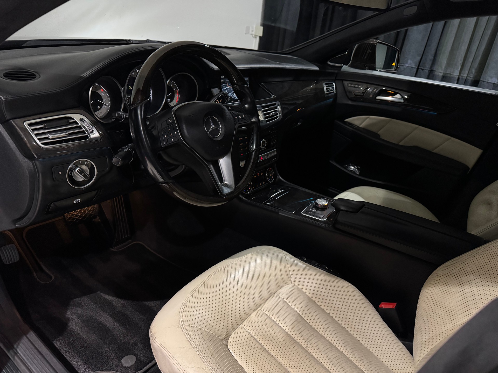 MERCEDES-BENZ CLS 350 7G-Tronic | CH |-image-11