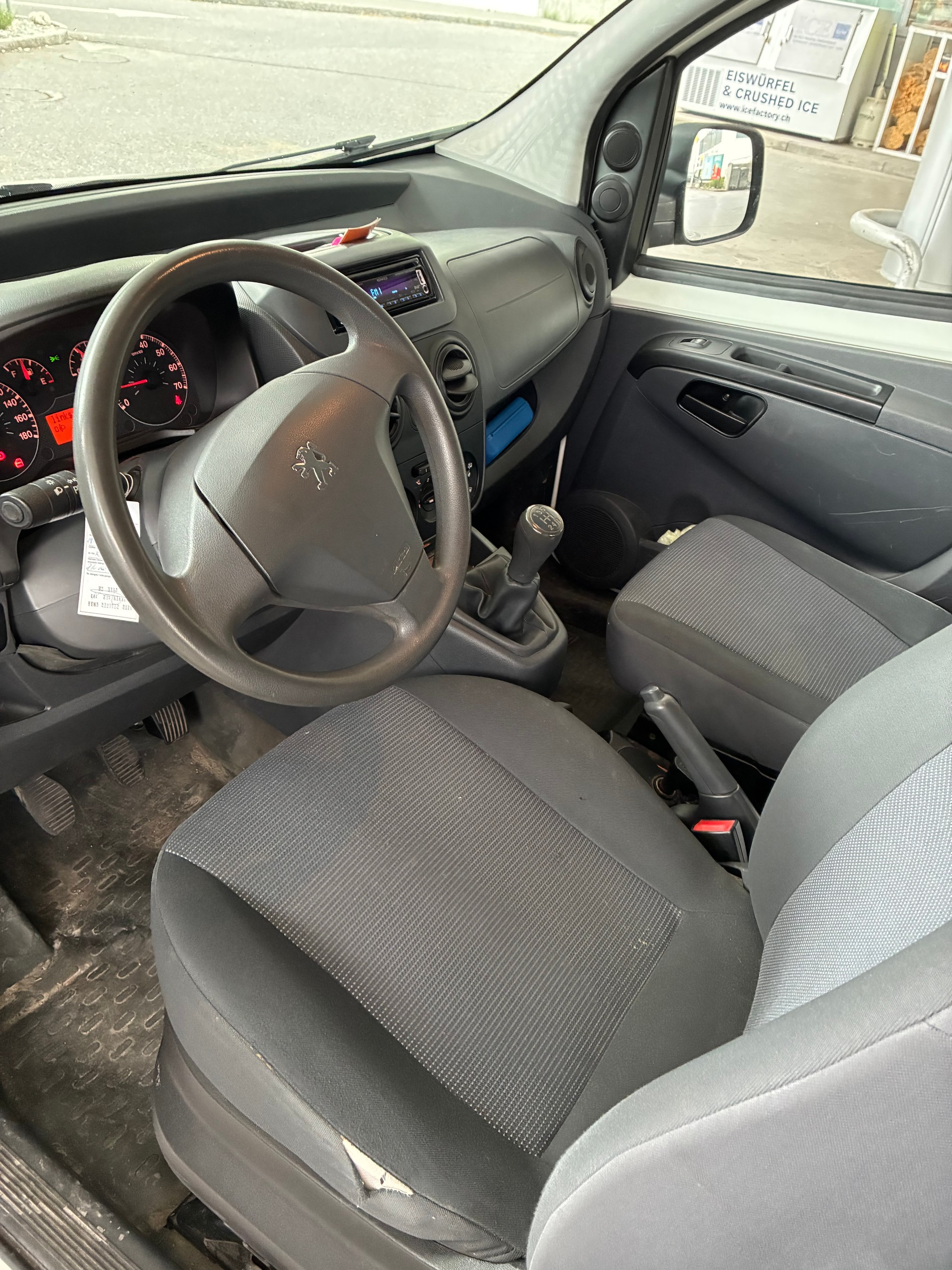 PEUGEOT 1.4i 75-image-2