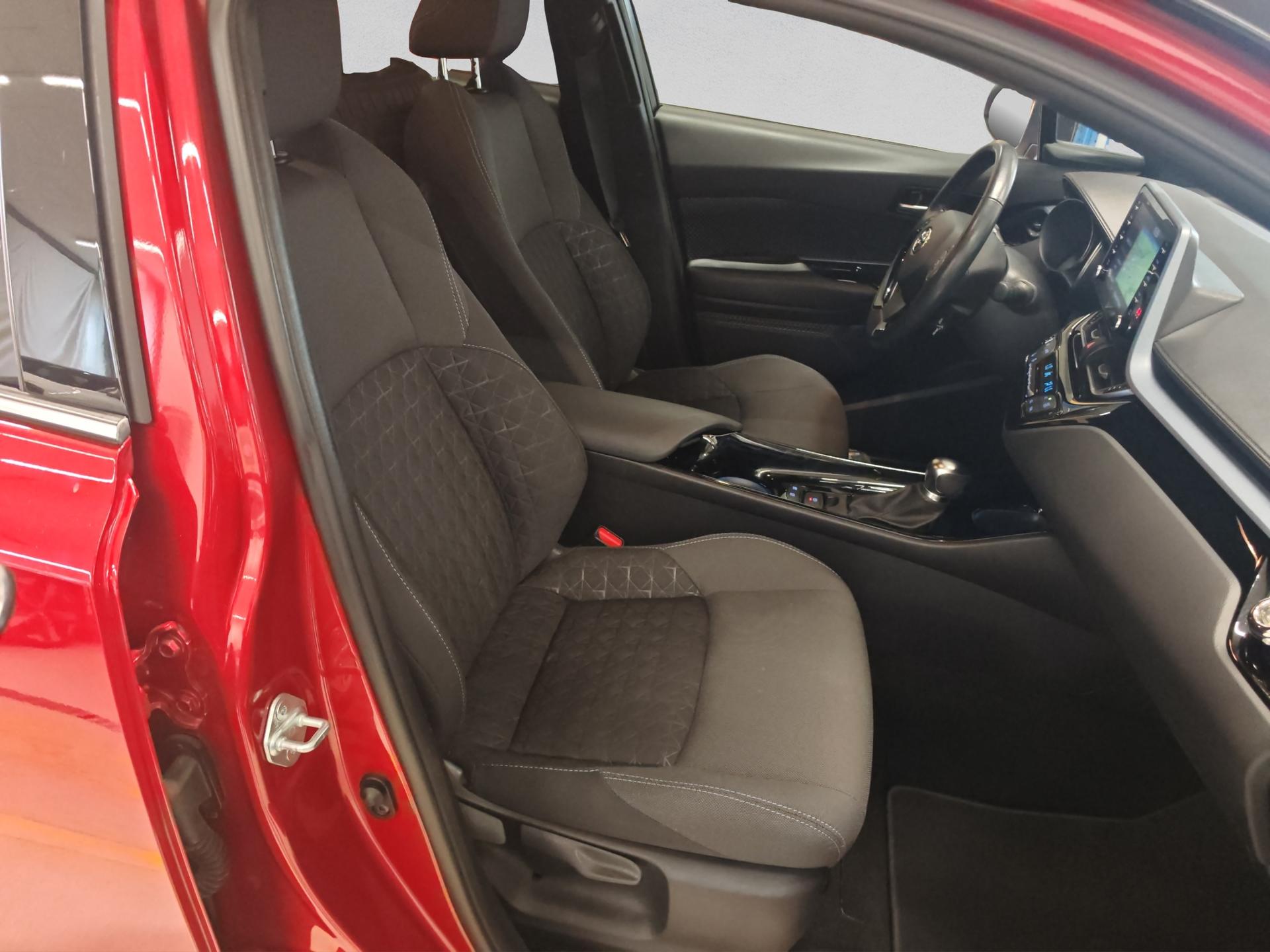 TOYOTA C-HR 2.0 HSD CVT Trend-image-15