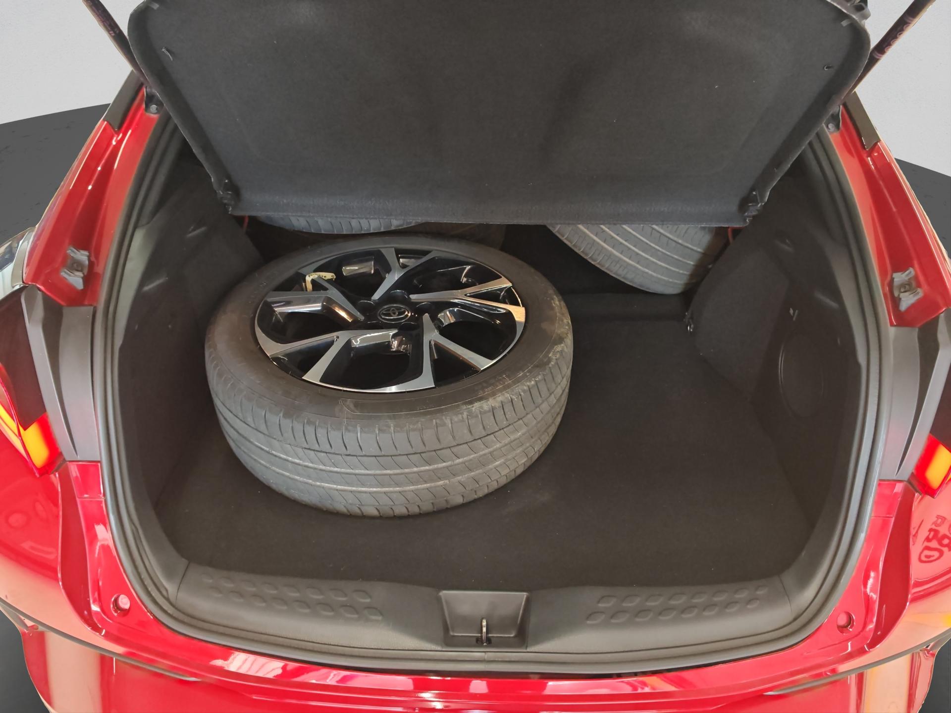TOYOTA C-HR 2.0 HSD CVT Trend-image-14