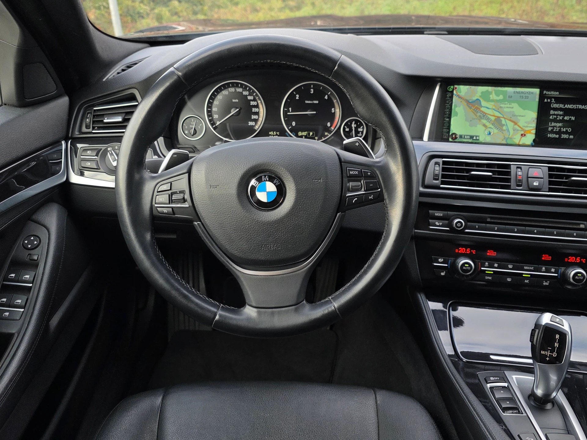 BMW 520d Touring xDrive Steptronic *CH-Fahrzeug* ab MFK *-image-8