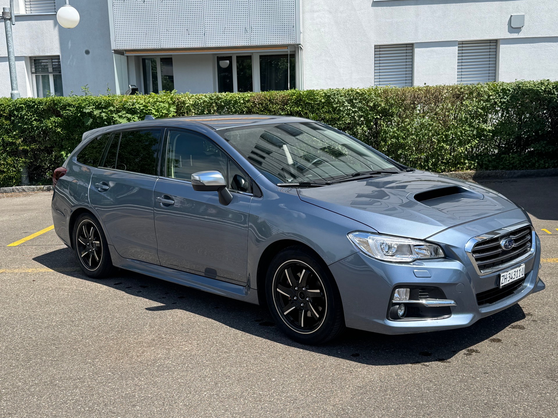 SUBARU Levorg 1.6 GT Advantage AWD Lineartronic-image-2