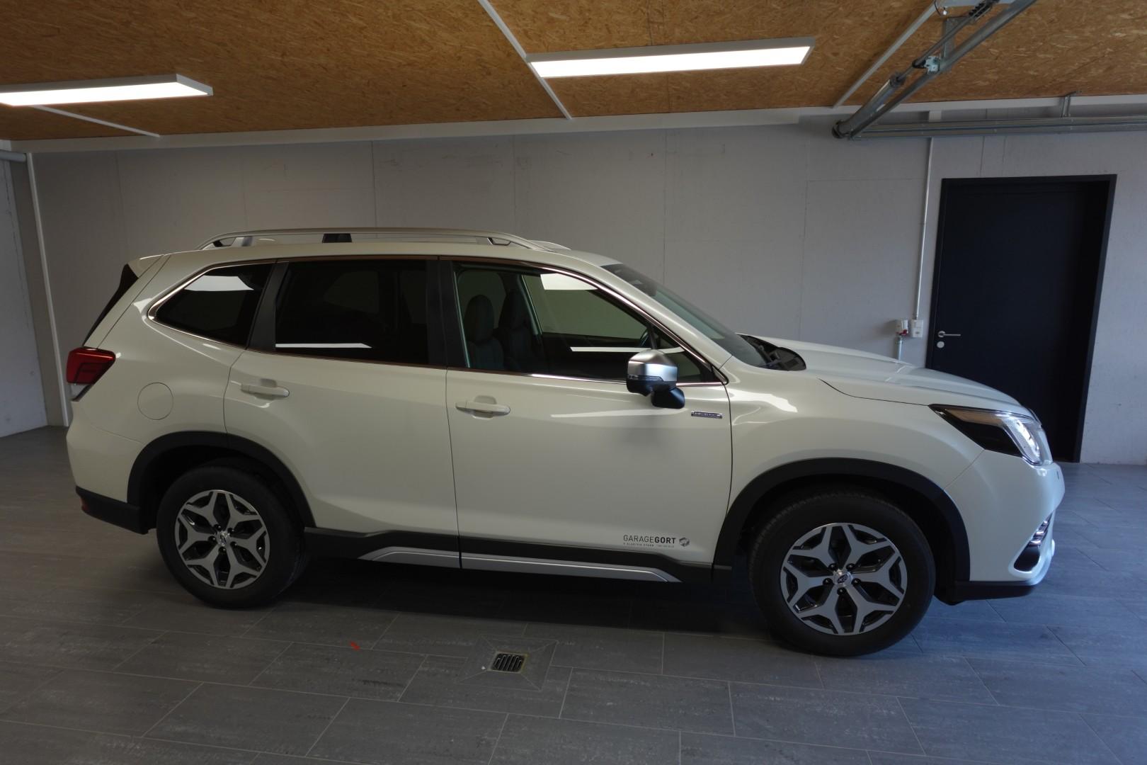 SUBARU Forester Station 2.0i e-Boxer Swiss Plus-image-5