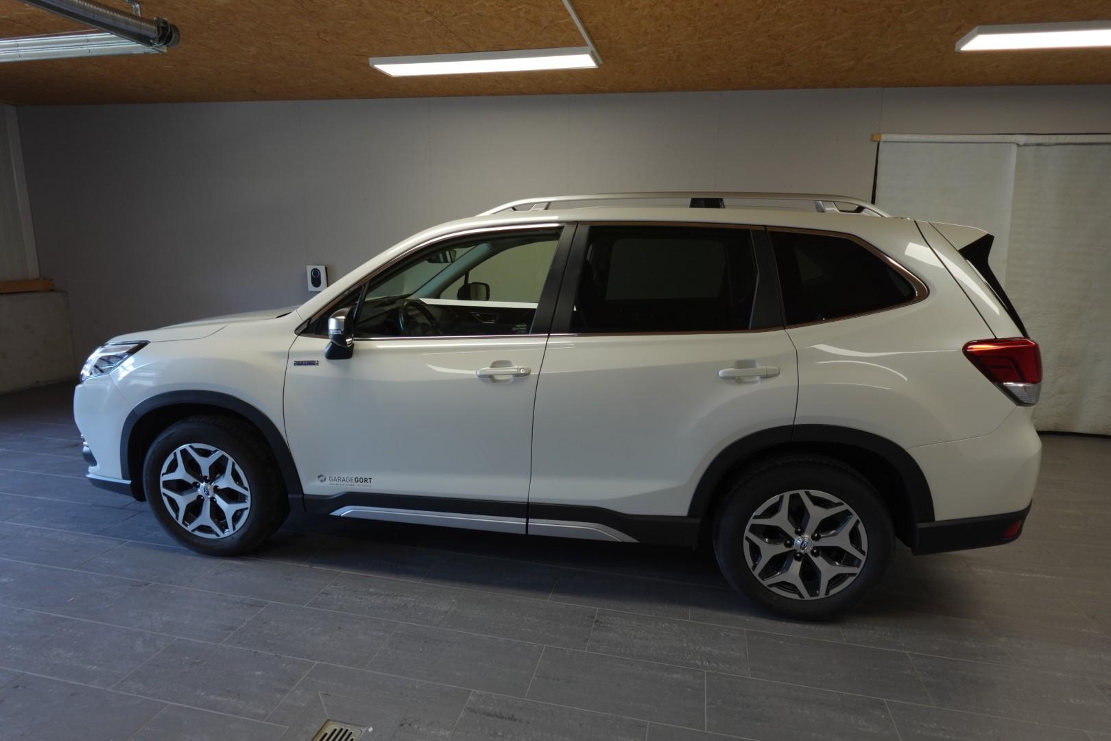 SUBARU Forester Station 2.0i e-Boxer Swiss Plus-image-14
