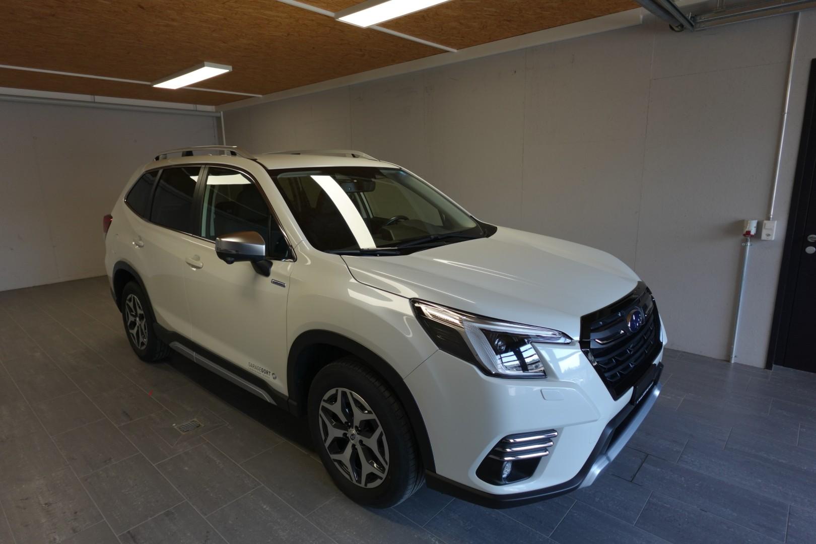 SUBARU Forester Station 2.0i e-Boxer Swiss Plus-image-2