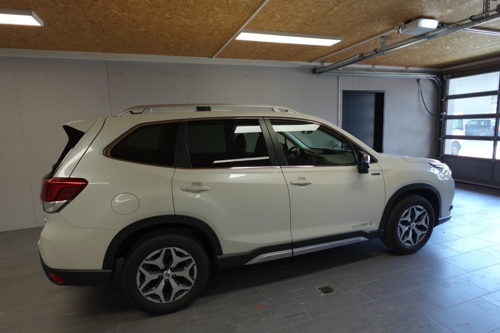 SUBARU Forester Station 2.0i e-Boxer Swiss Plus-image-7