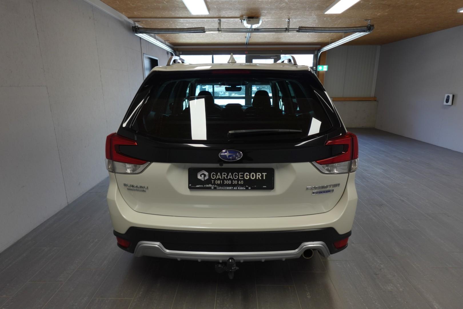 SUBARU Forester Station 2.0i e-Boxer Swiss Plus-image-10