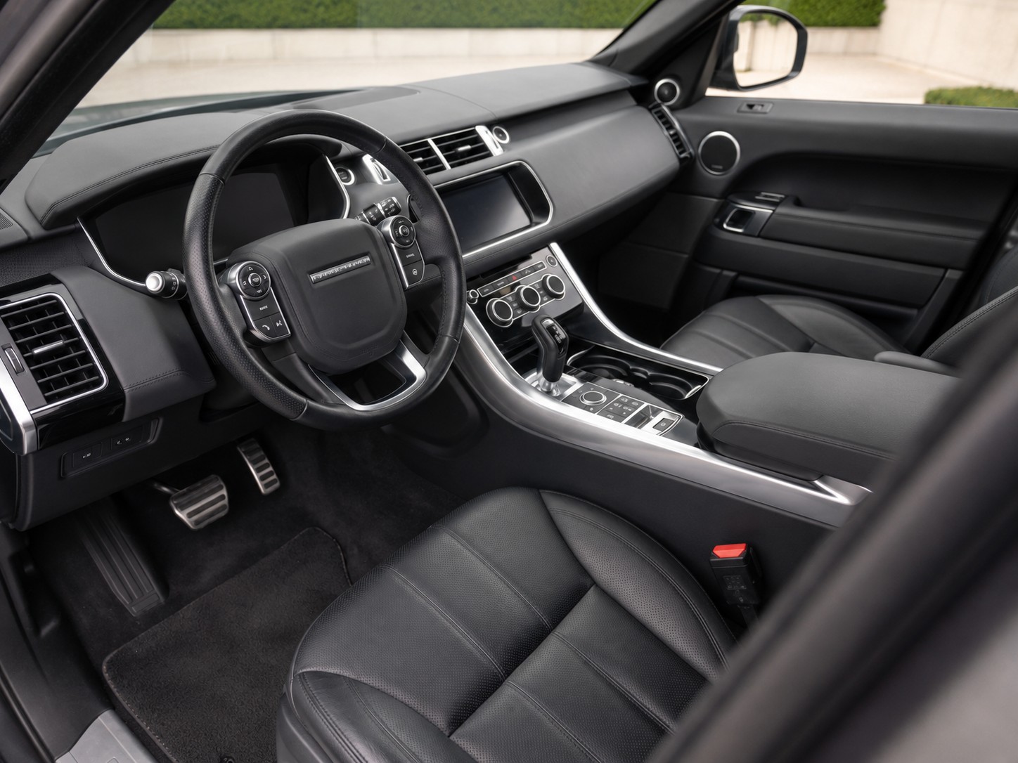 LAND ROVER 3.0 SDV6 HSE Dynamic-image-2