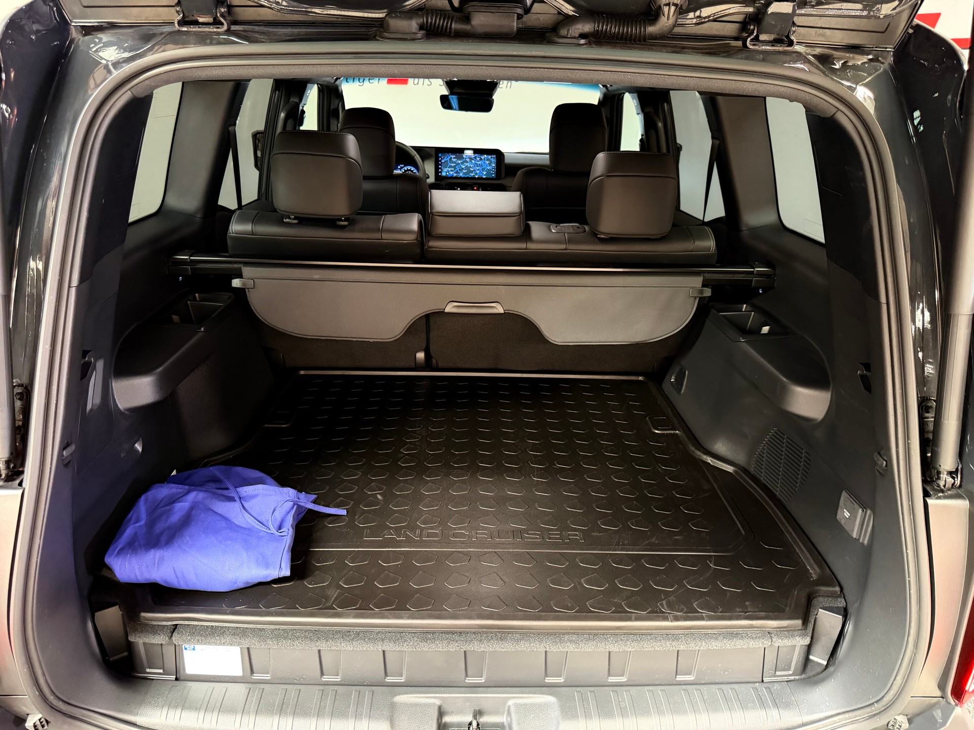 TOYOTA Land Cruiser 2.8TD 48V Style-image-11