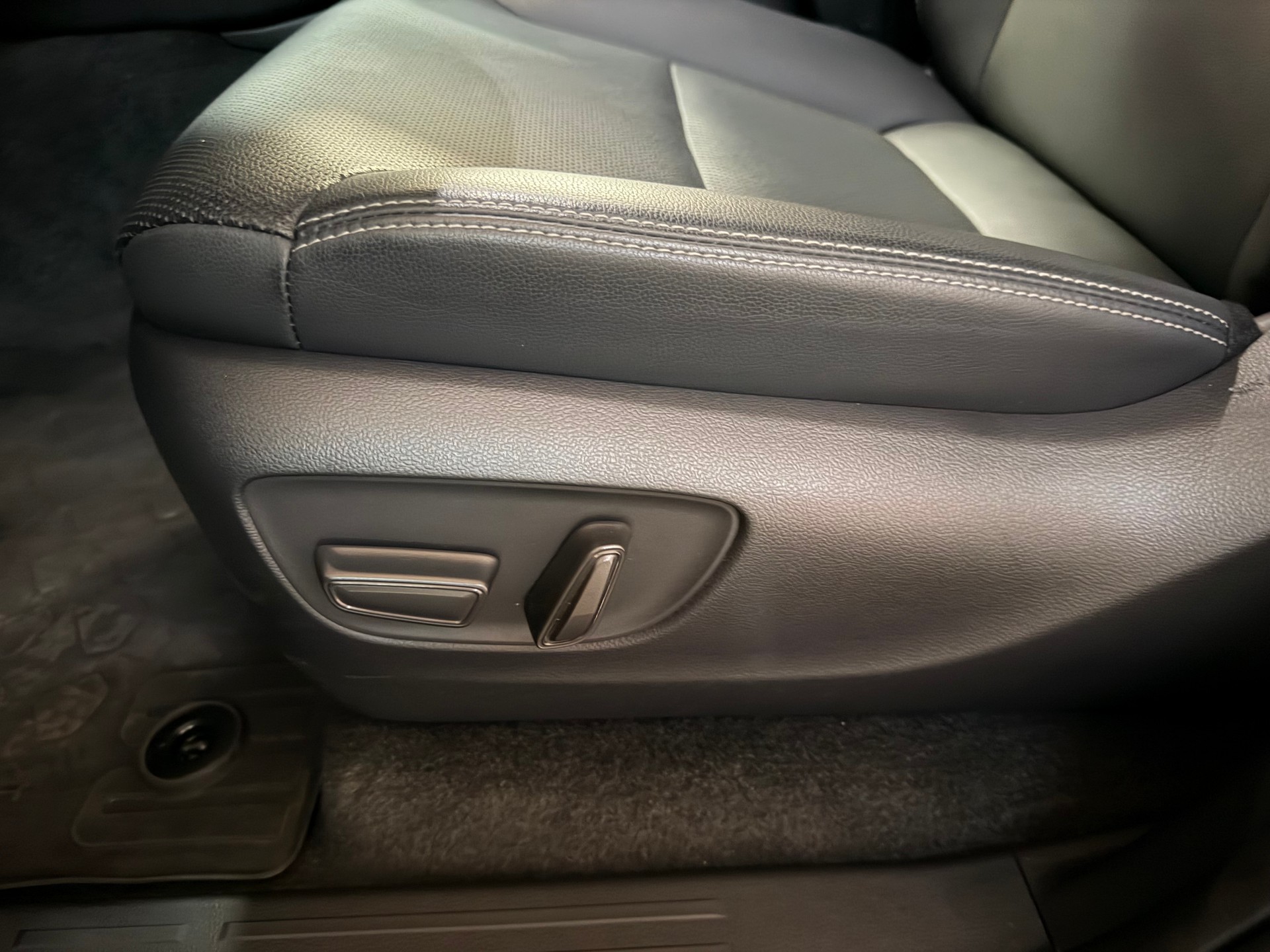 TOYOTA Land Cruiser 2.8TD 48V Style-image-21