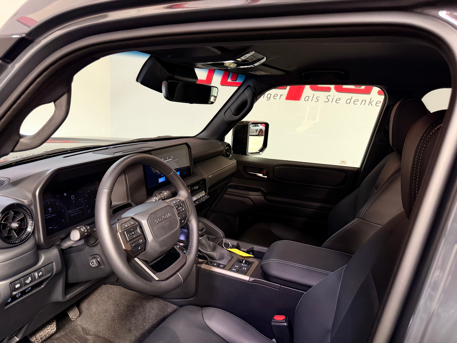 TOYOTA Land Cruiser 2.8TD 48V Style-image-15
