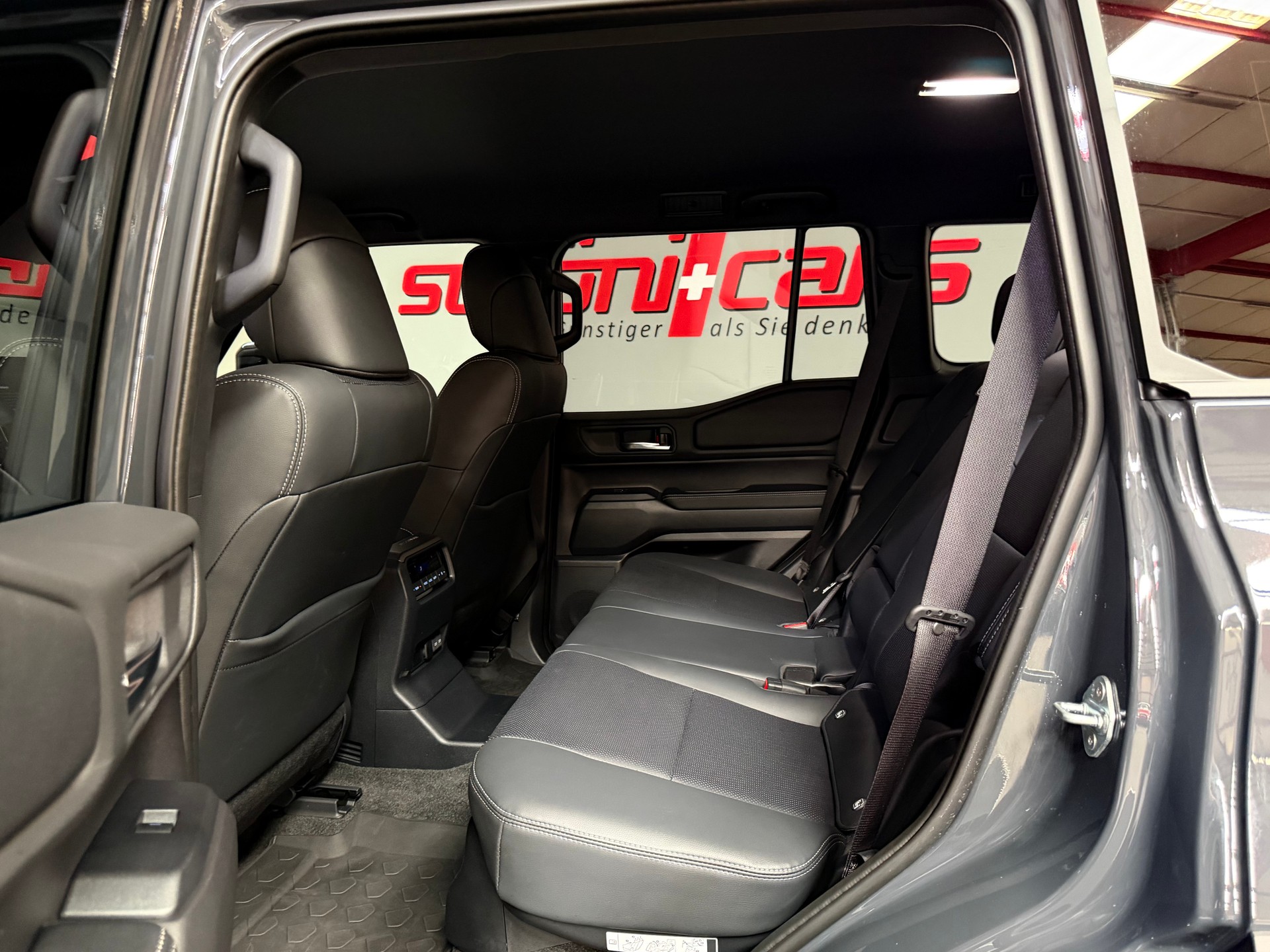 TOYOTA Land Cruiser 2.8TD 48V Style-image-14