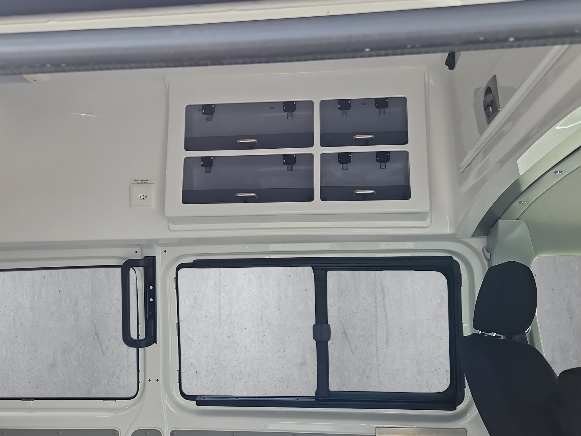 VW T6 2.0 TDI DSG Berufsmässiger Personentrsp-image-6